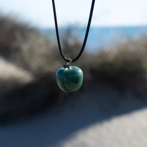 collier pomme en aventurine, vue mer