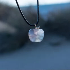 Alternative view of Collier pomme en Fluorite