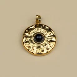 Alternative view of Pendentif femme en Obsidienne noire - Dorure à l'or fin - bijou chic et élégant - Cadeau idéal